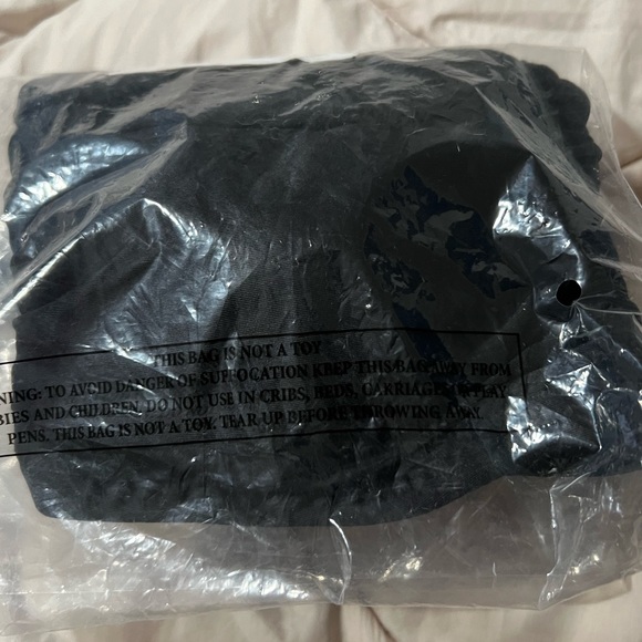 GOOD AMERICAN STRAPLESS RUCHED ONE-PIECE SWIMSUIT - Picture 4 of 4